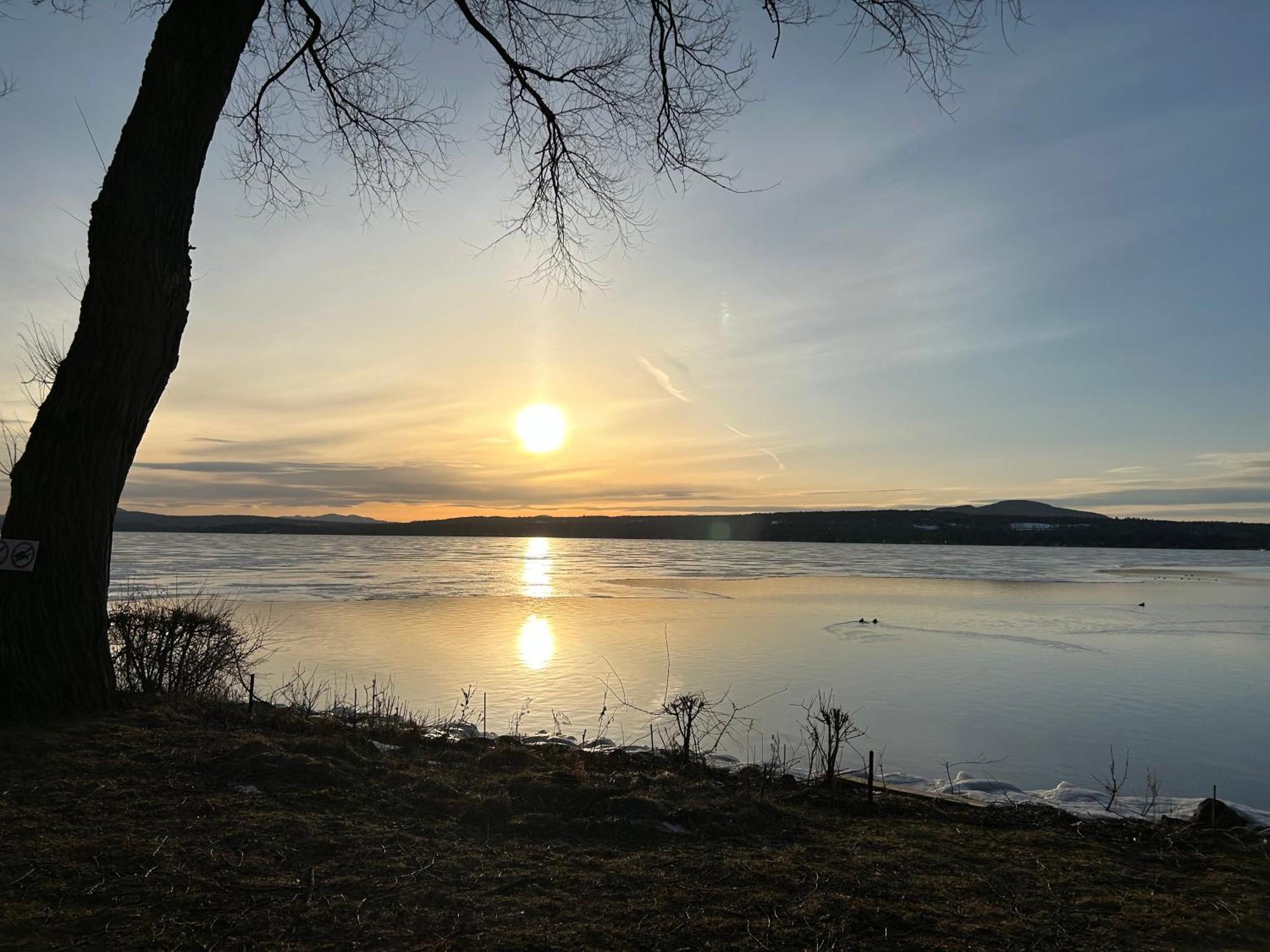 Au P'Tit Cocon Sur Le Lac Magog Exterior foto